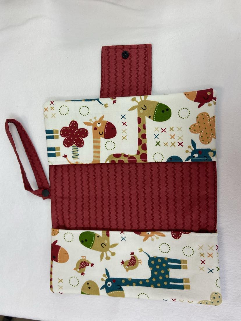 Pochette de rangement pour couches et lingettes