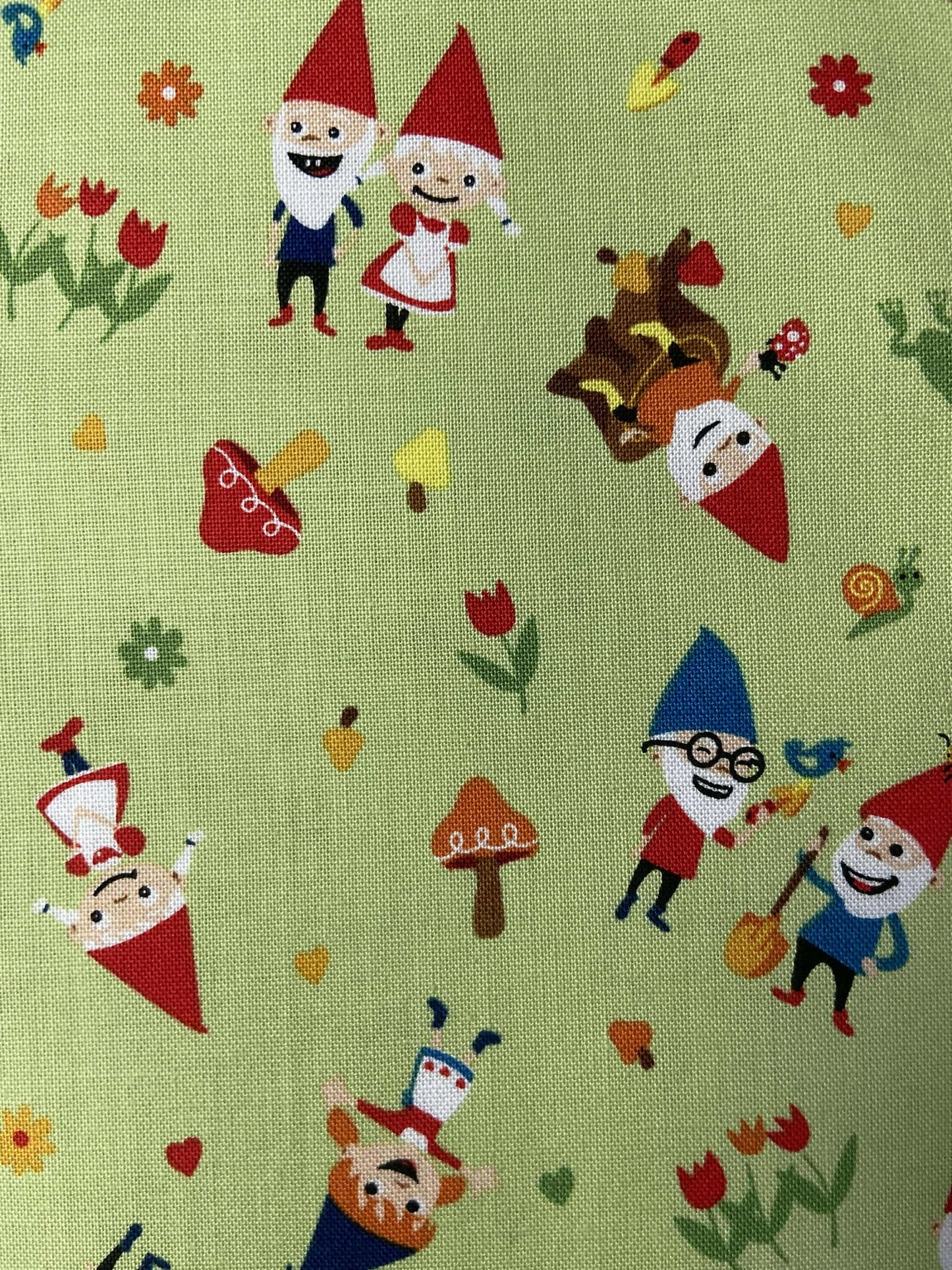 Tissu 100% coton gnome