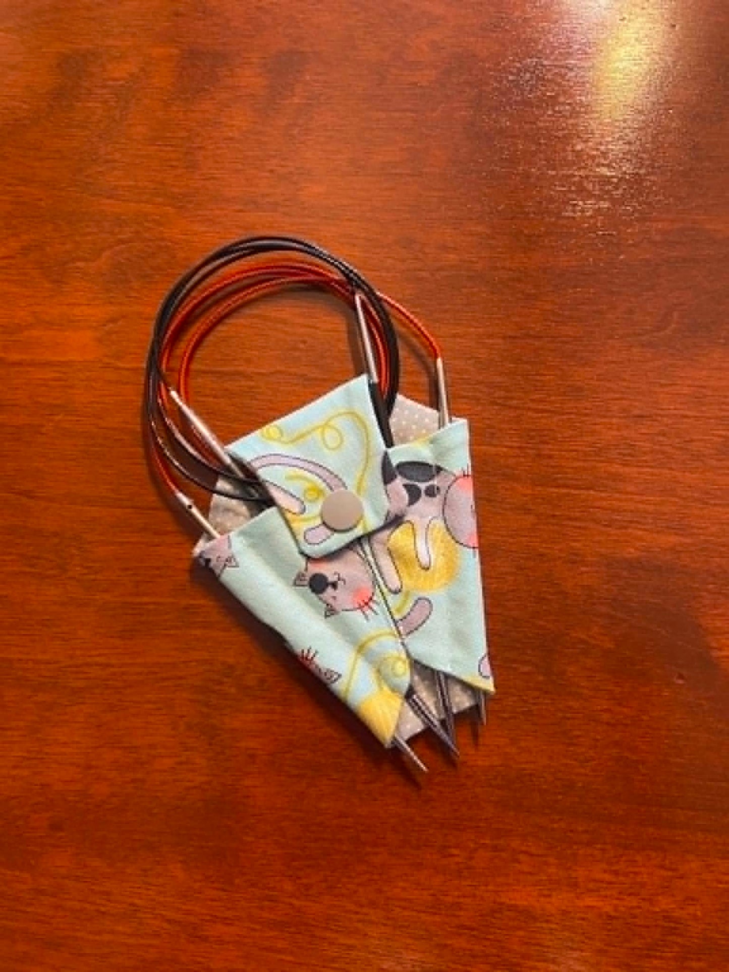 Mini étui pour aiguilles circulaire